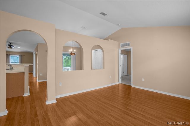 3320 N Burroughs Path, Beverly Hills, FL 34465
