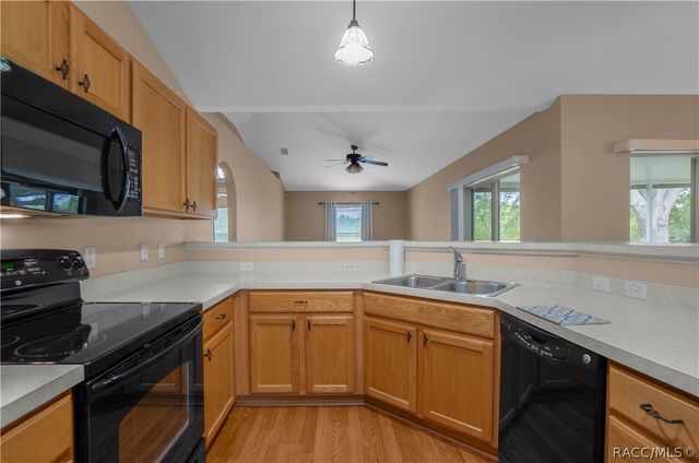3320 N Burroughs Path, Beverly Hills, FL 34465