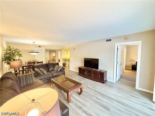 509 Roma CT 107, Naples, FL 34110