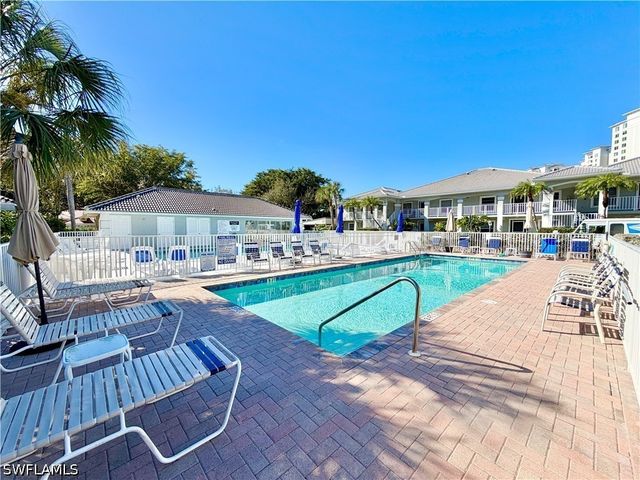 509 Roma CT 107, Naples, FL 34110