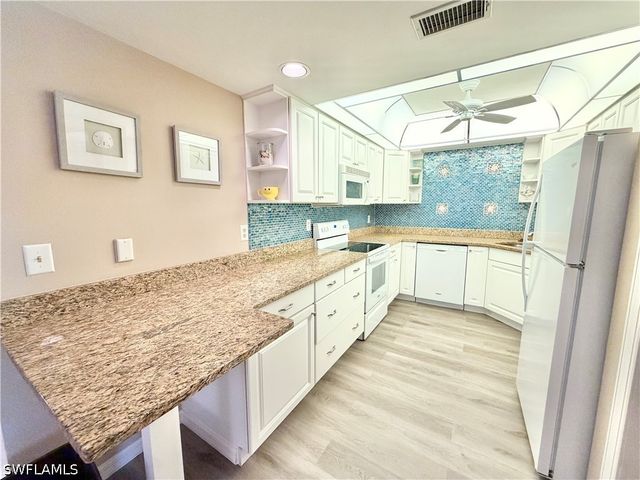 509 Roma CT 107, Naples, FL 34110