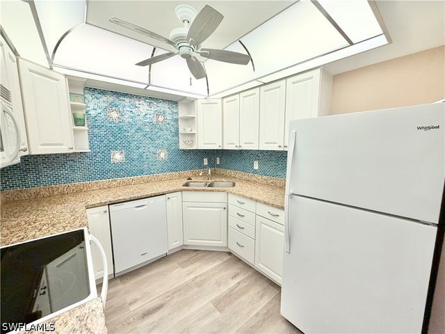 509 Roma CT 107, Naples, FL 34110