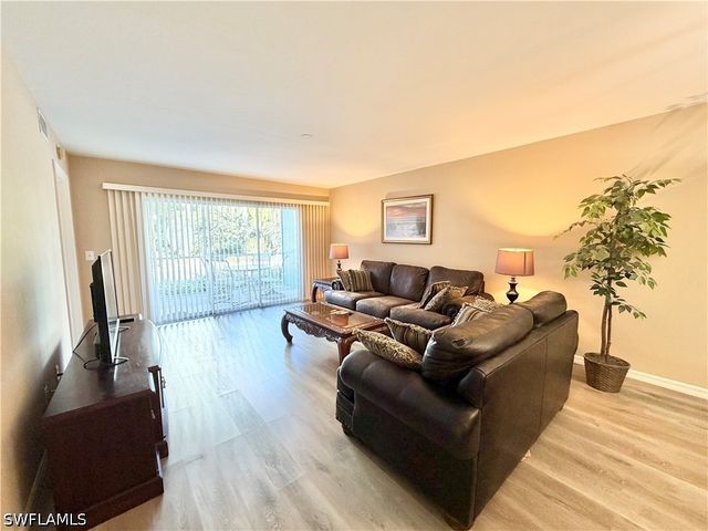 509 Roma CT 107, Naples, FL 34110
