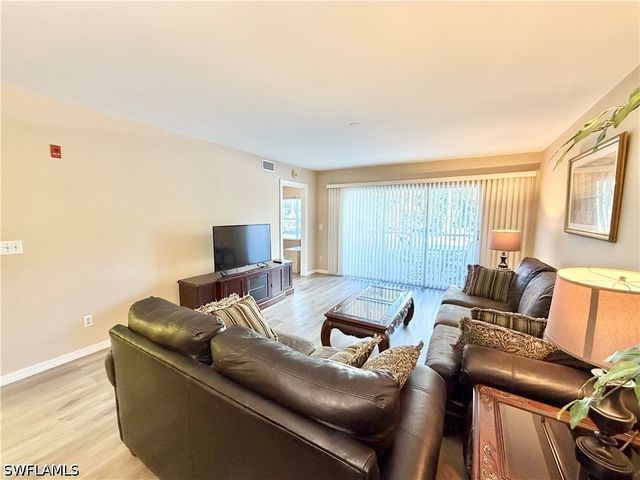 509 Roma CT 107, Naples, FL 34110
