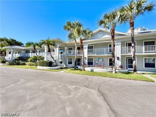 509 Roma CT 107, Naples, FL 34110