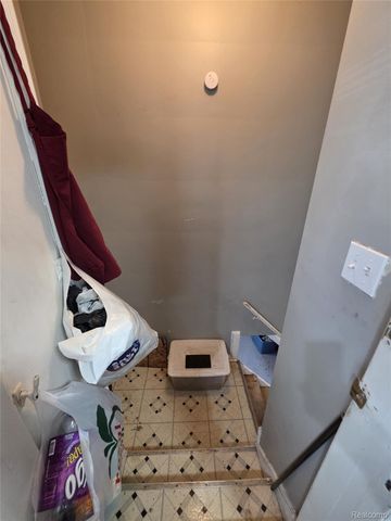 6375 Radnor Street, Detroit, MI 48224