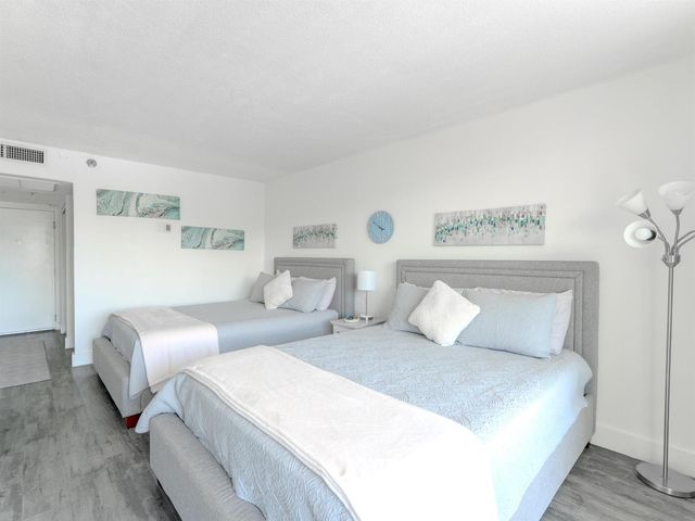 19201 Collins Avenue 1038, Sunny Isles Beach, FL 33160