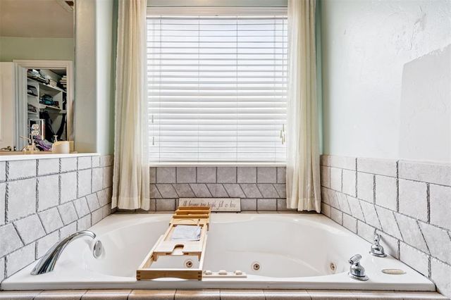 900 Driver Lane, Edmond, OK 73025