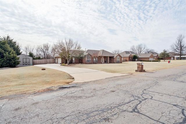 900 Driver Lane, Edmond, OK 73025