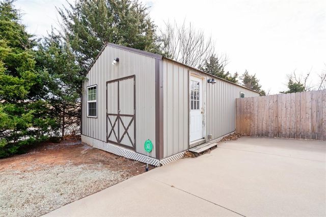 900 Driver Lane, Edmond, OK 73025