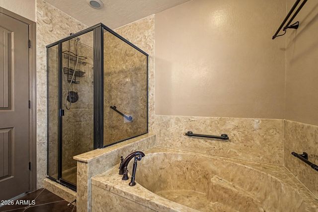 2818 E PARADISE Drive, Phoenix, AZ 85028
