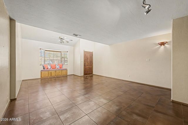 2818 E PARADISE Drive, Phoenix, AZ 85028