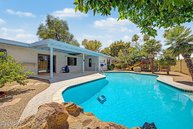 2818 E PARADISE Drive, Phoenix, AZ 85028