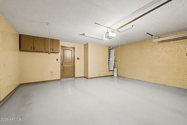 2818 E PARADISE Drive, Phoenix, AZ 85028
