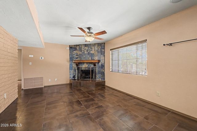 2818 E PARADISE Drive, Phoenix, AZ 85028