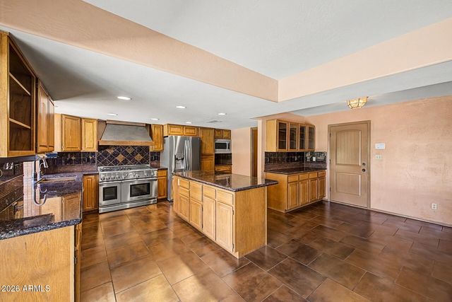 2818 E PARADISE Drive, Phoenix, AZ 85028