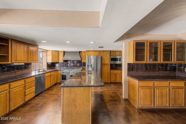 2818 E PARADISE Drive, Phoenix, AZ 85028