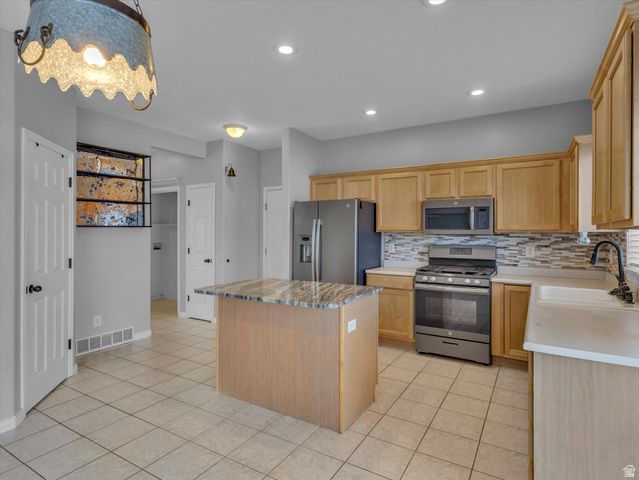 58 W 1570 N, Tooele, UT 84074