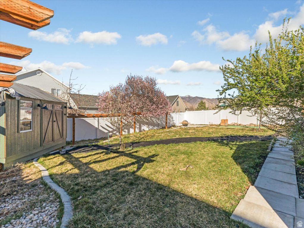 Image 23 of property listing at 58 W 1570 N, Tooele, UT 84074