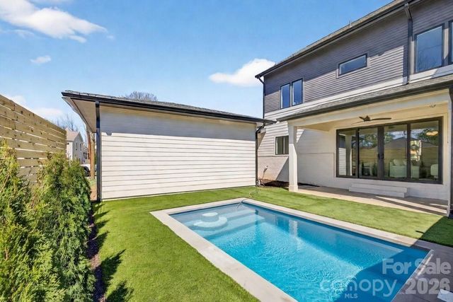 400 Dover Avenue, Charlotte, NC 28209