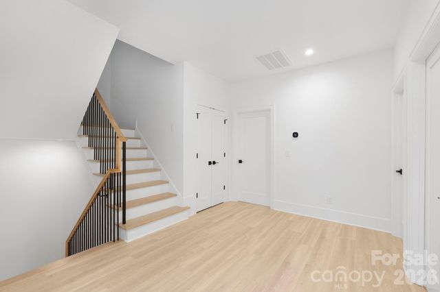 400 Dover Avenue, Charlotte, NC 28209