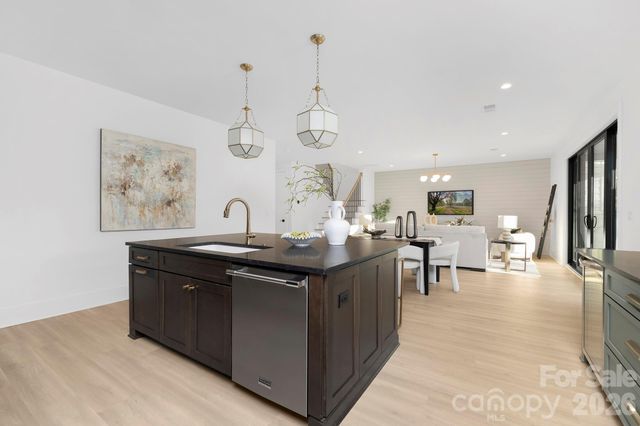 400 Dover Avenue, Charlotte, NC 28209