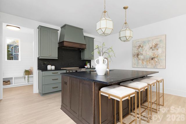 400 Dover Avenue, Charlotte, NC 28209