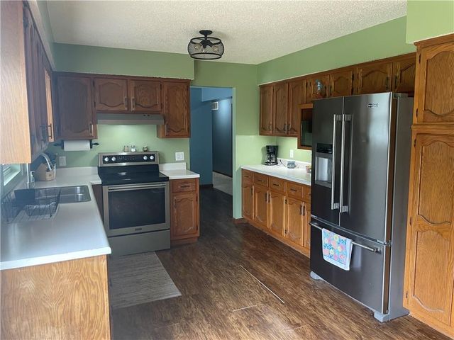 23903 E 321st Street, Harrisonville, MO 64701