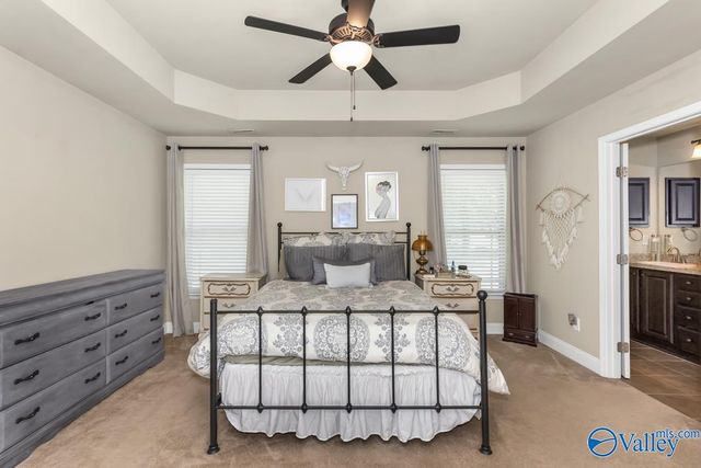 5015 Montauk Trail, Owens Cross Roads, AL 35763