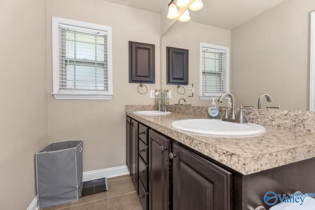 5015 Montauk Trail, Owens Cross Roads, AL 35763