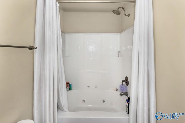 5015 Montauk Trail, Owens Cross Roads, AL 35763