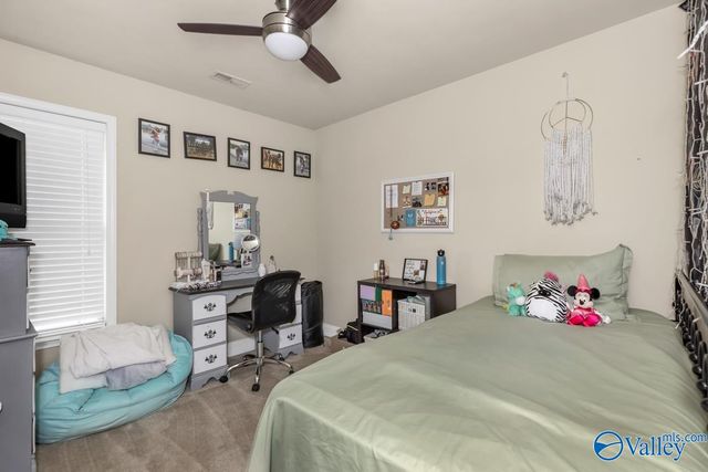 5015 Montauk Trail, Owens Cross Roads, AL 35763
