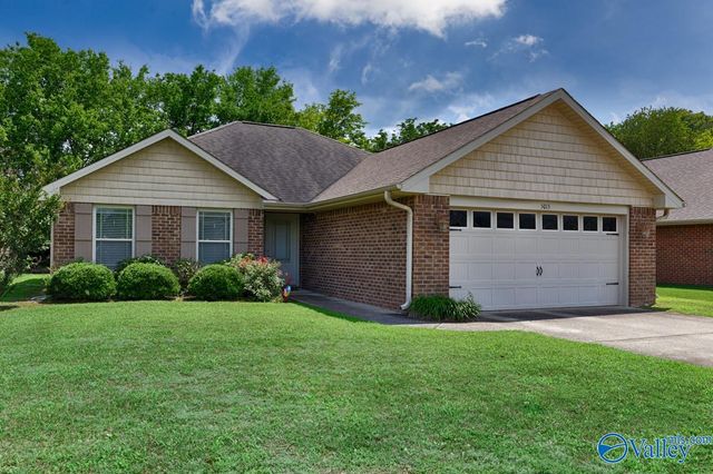 5015 Montauk Trail, Owens Cross Roads, AL 35763