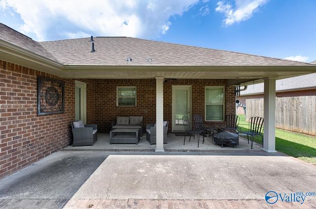 5015 Montauk Trail, Owens Cross Roads, AL 35763