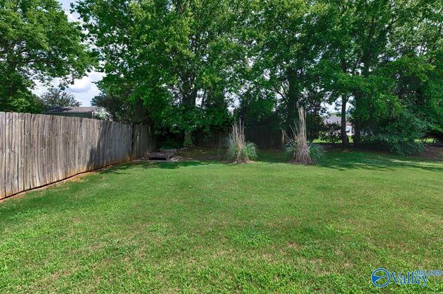 5015 Montauk Trail, Owens Cross Roads, AL 35763