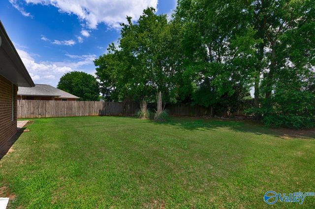 5015 Montauk Trail, Owens Cross Roads, AL 35763
