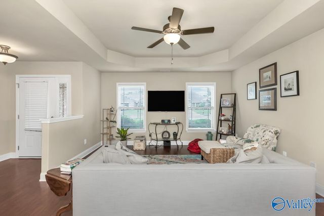 5015 Montauk Trail, Owens Cross Roads, AL 35763