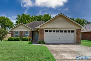 5015 Montauk Trail, Owens Cross Roads, AL 35763