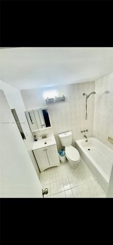 1922 NW 4th Street B, Miami, FL 33125