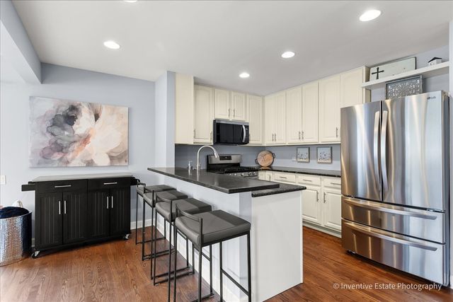 884 Bristol Drive -, Barrington, IL 60010