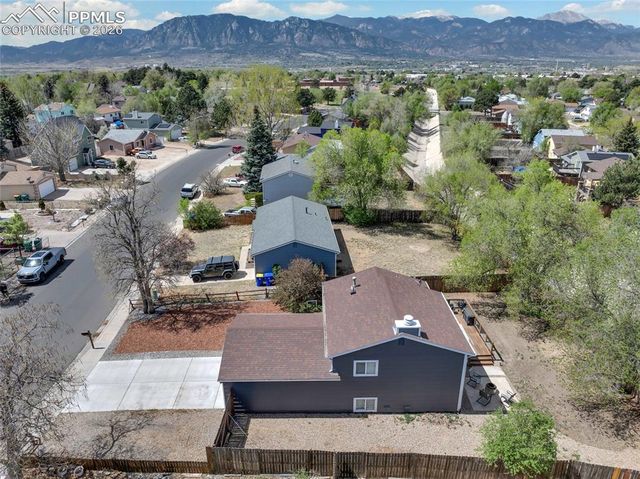 3265 Foxridge Drive, Colorado Springs, CO 80916