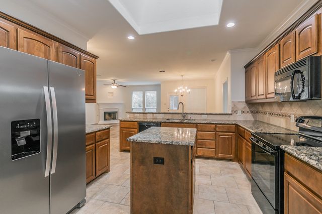 5115 Prestwick Drive, Arlington, TX 76001