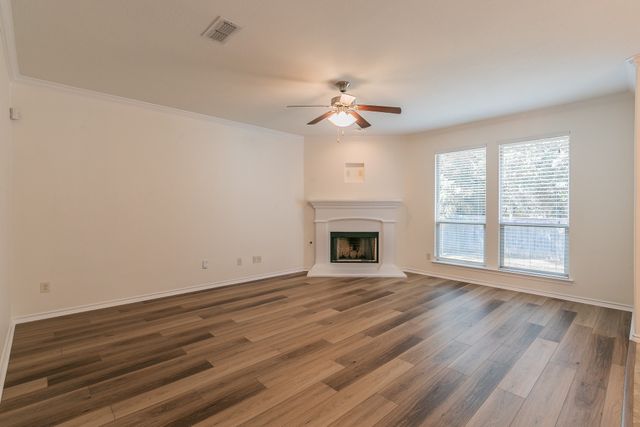 5115 Prestwick Drive, Arlington, TX 76001