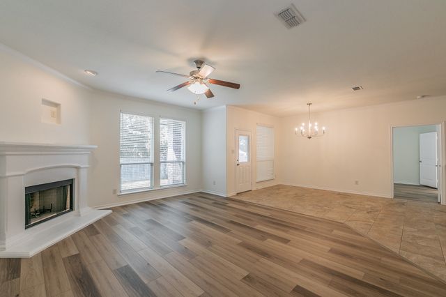 5115 Prestwick Drive, Arlington, TX 76001