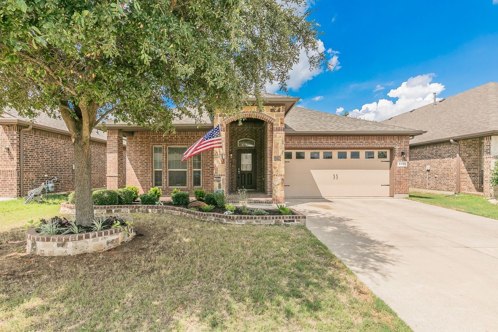 5115 Prestwick Drive, Arlington, TX 76001