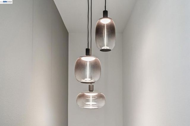 646 646 Eucalyptus Way, Alameda, CA 94501