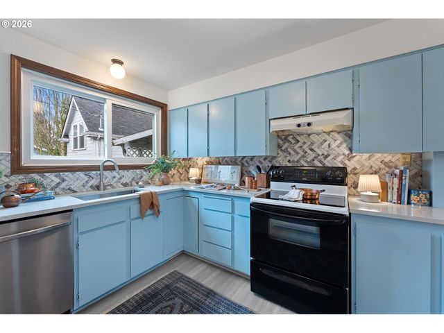 6022 N CURTIS Ave, Portland, OR 97217