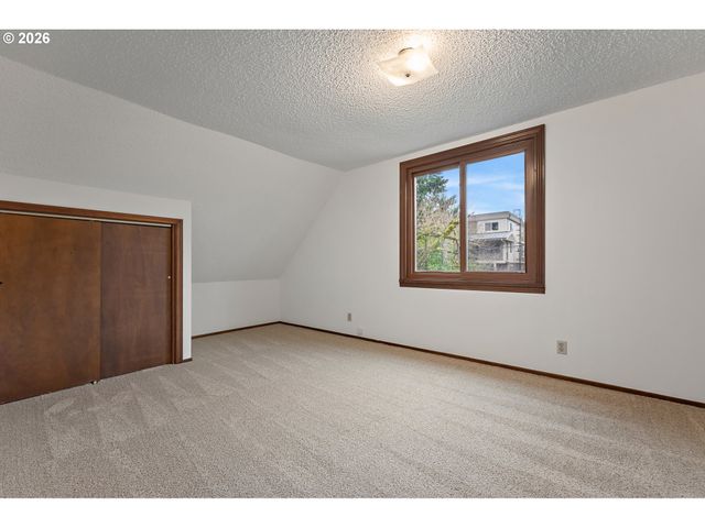 6022 N CURTIS Ave, Portland, OR 97217