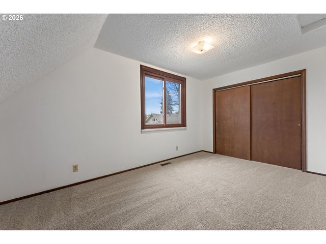 6022 N CURTIS Ave, Portland, OR 97217