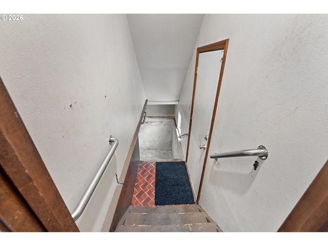 6022 N CURTIS Ave, Portland, OR 97217